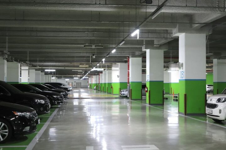 駐車場業界のM&A事情とは？業界の動向や事例を解説！