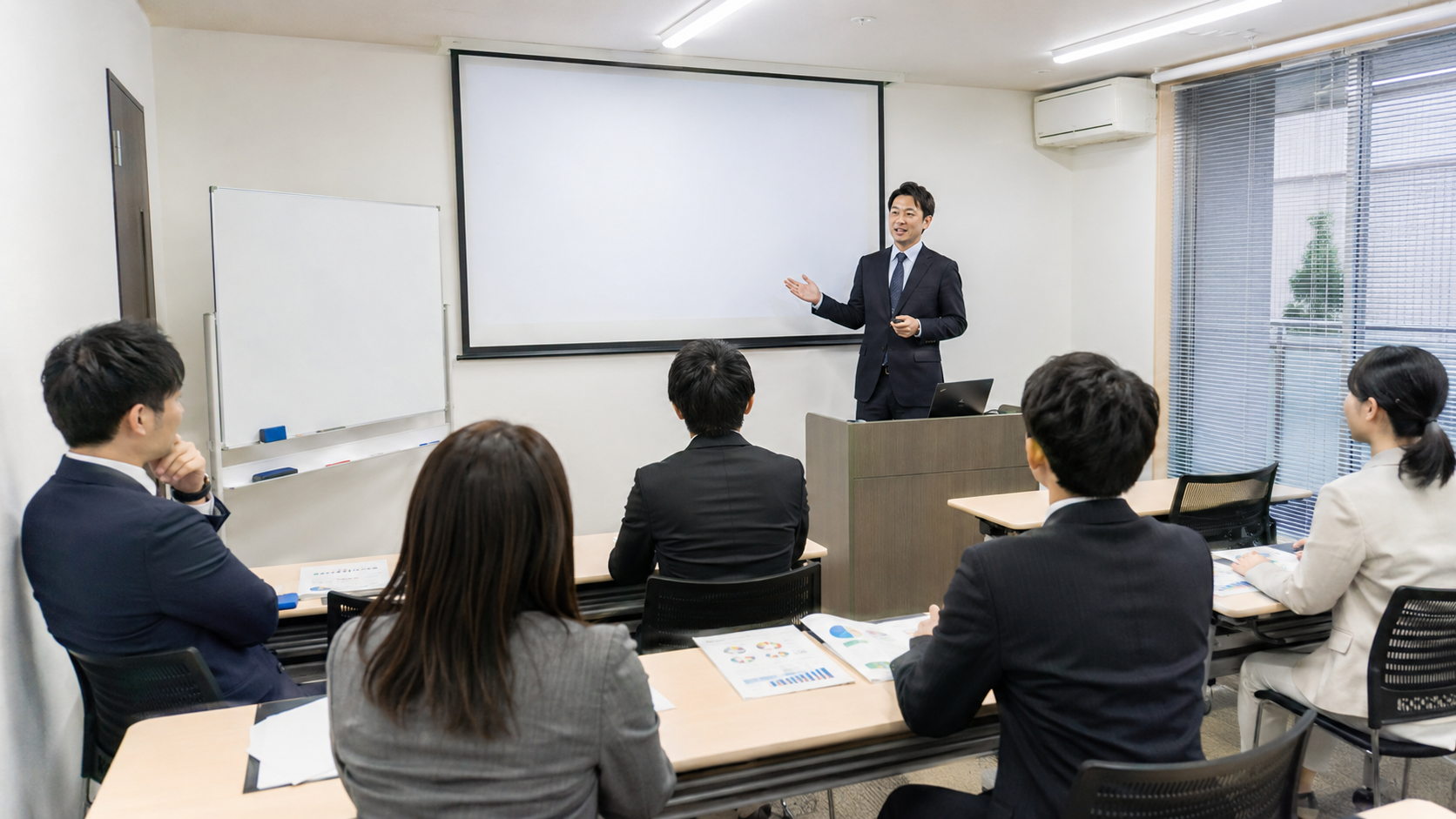M&Aを取引先にどう説明する？タイミングや内容、売り手側の注意点を解説
